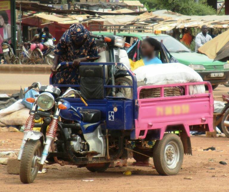 39215888 2128014874081725 2229965333823750144 n