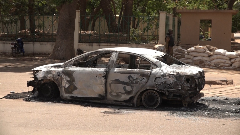 FINAL.00 03 07 00.Image fixe003